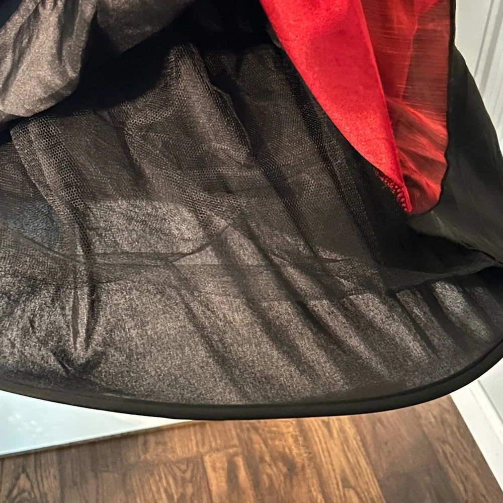 Spirit Halloween Royal Vampiress Dress Costume! Girls Size Medium! EUC! - Picture 6 of 11